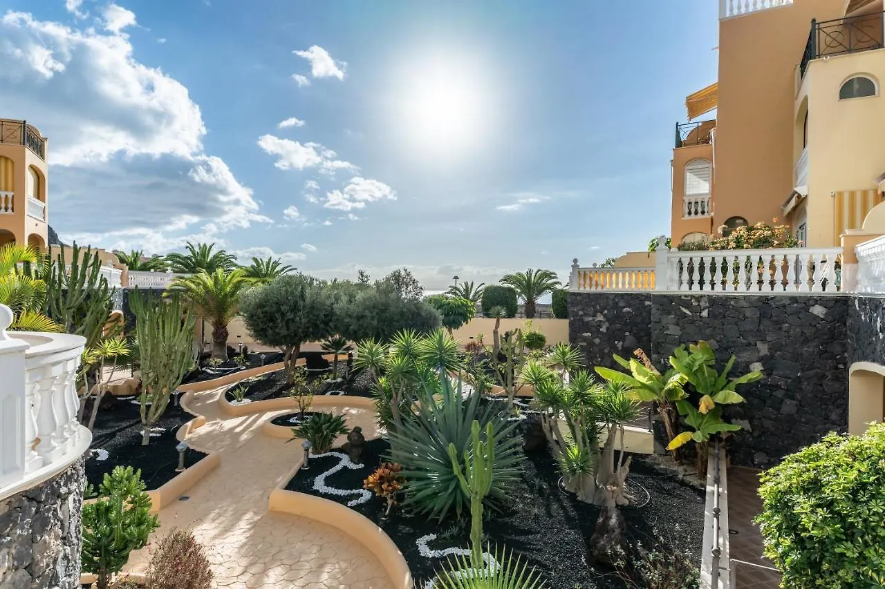 Tropical Holiday Apartment Los Cristianos  Los Cristianos (Tenerife)