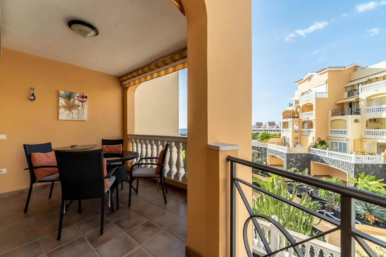 Tropical Holiday Apartment Los Cristianos